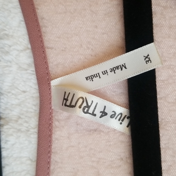 Live 4 Truth Mauve Pink Blouse with Mesh Floral Detail sz 3X - Picture 9 of 10